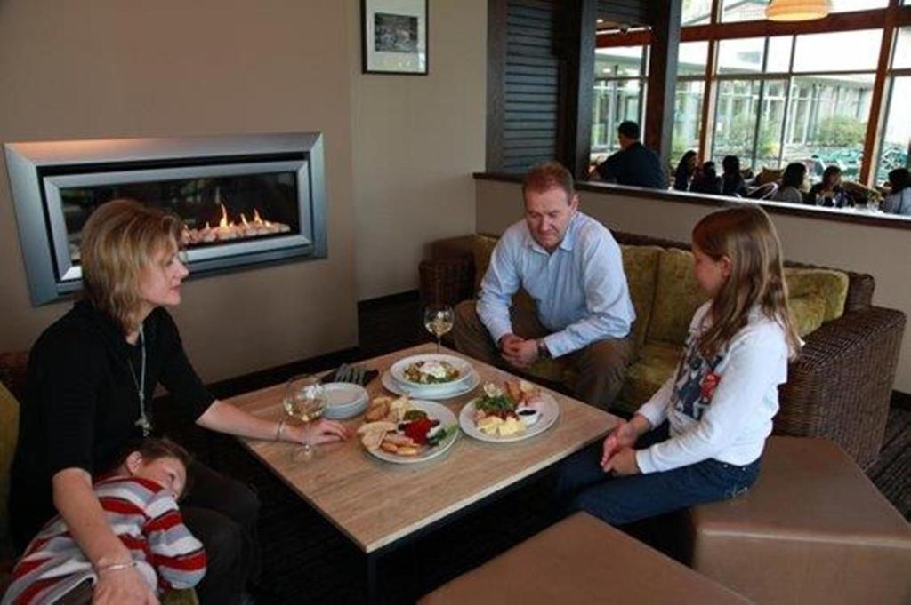 Distinction Te Anau Hotel & Villas Eksteriør bilde