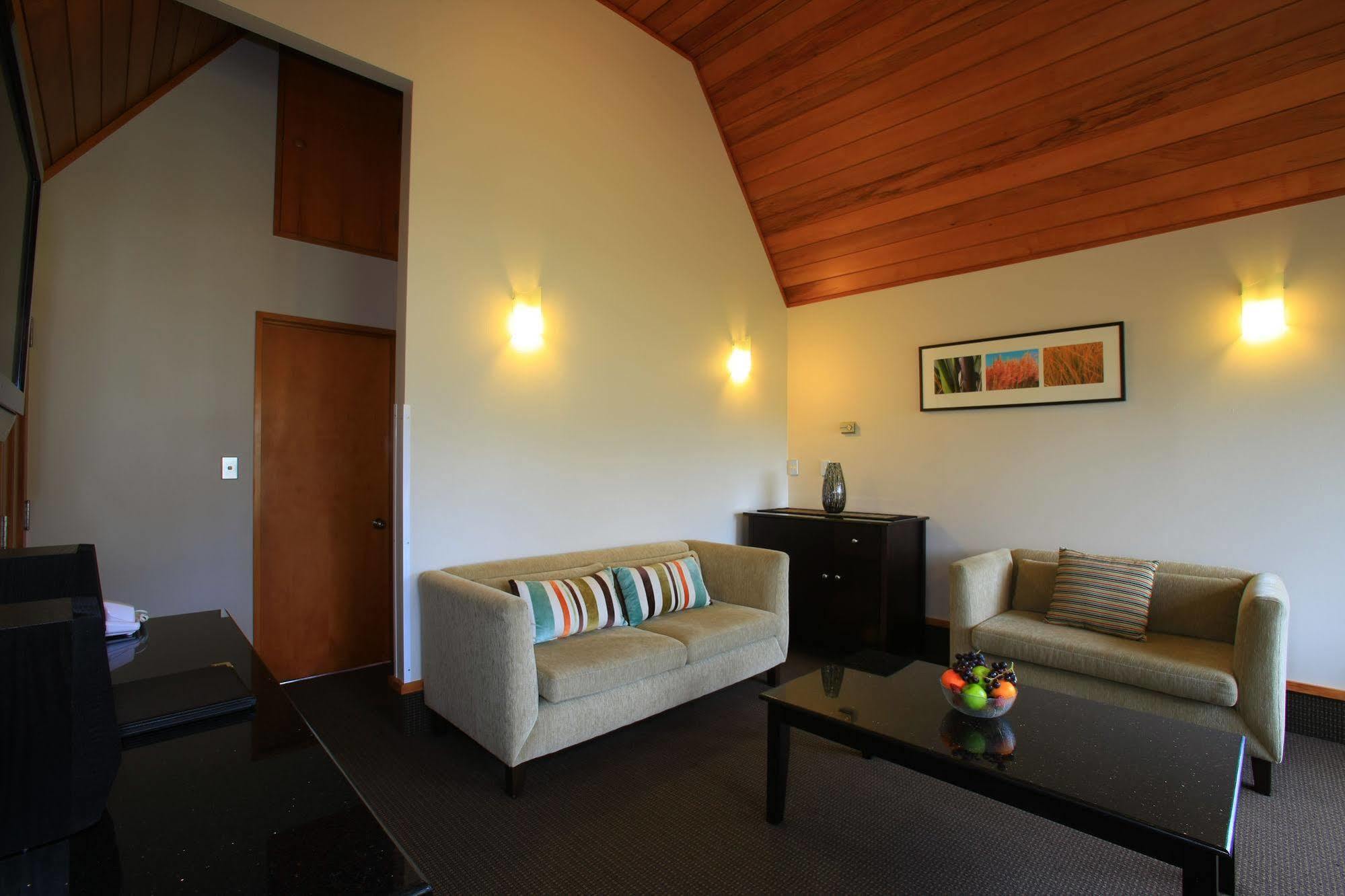 Distinction Te Anau Hotel & Villas Eksteriør bilde